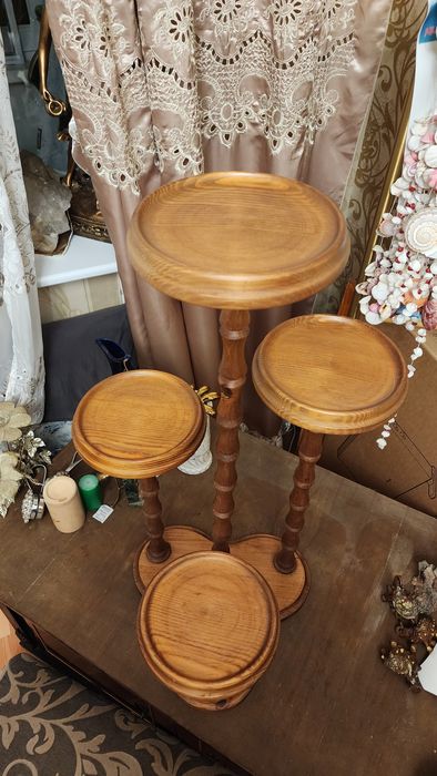 Подставка для цветов из дерева