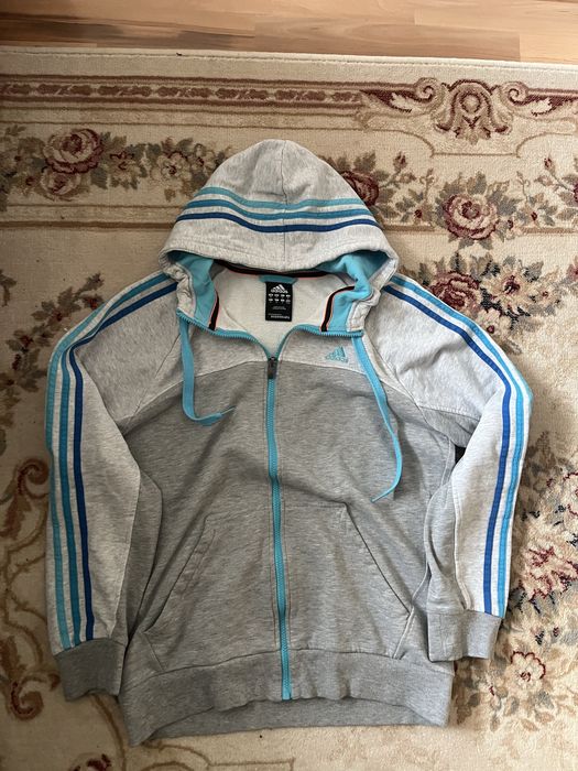 Адидас ленти сини и сиви adidas essentials суитчър