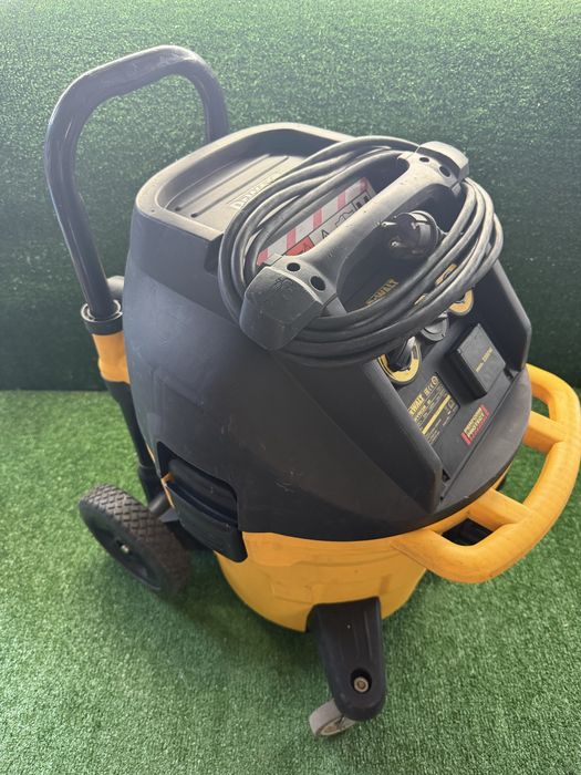 Прахосмукачка за сухо и мокро почистване DeWALT DWV902M -qs
