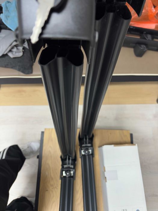 Багажник за ски и сноуборд CRUZ 6 BLACK