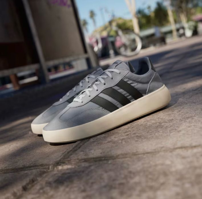 Продам Adidas кроссовки оригинальные