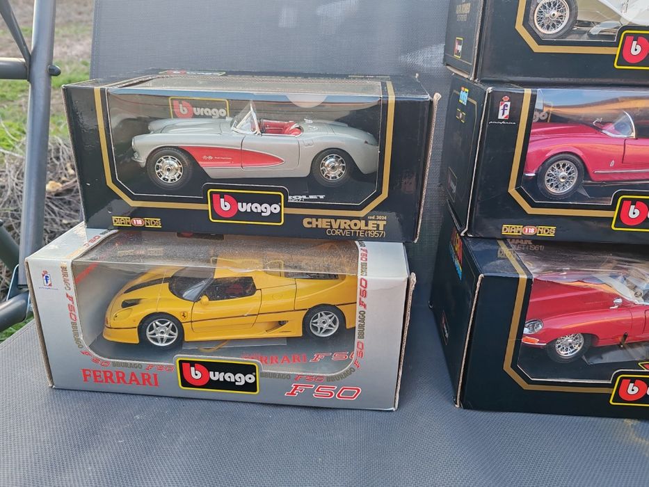 Machete 1:18 Bburago de colectie