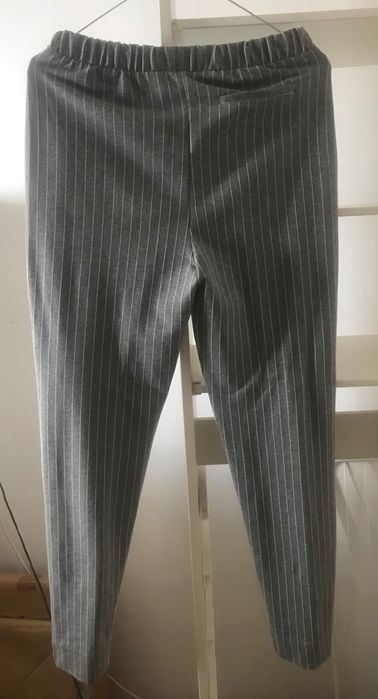 Pantaloni cu dungi verticale Pull & Bear