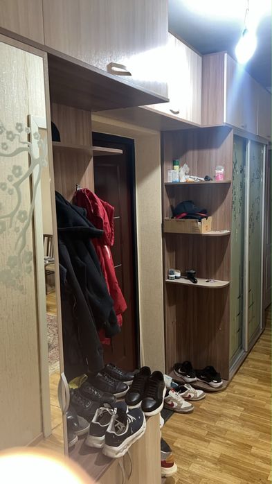 Прихожая большая вместимая