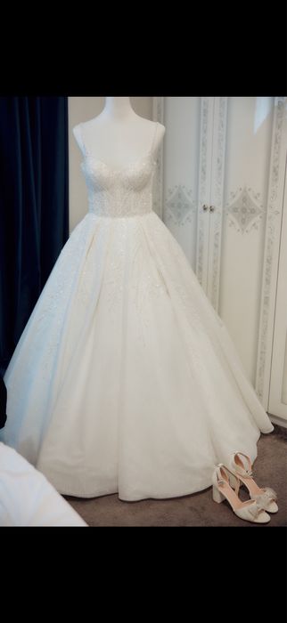 Vând rochie de mireasă  realizată în atelierul TH Bride’s Satu Mare