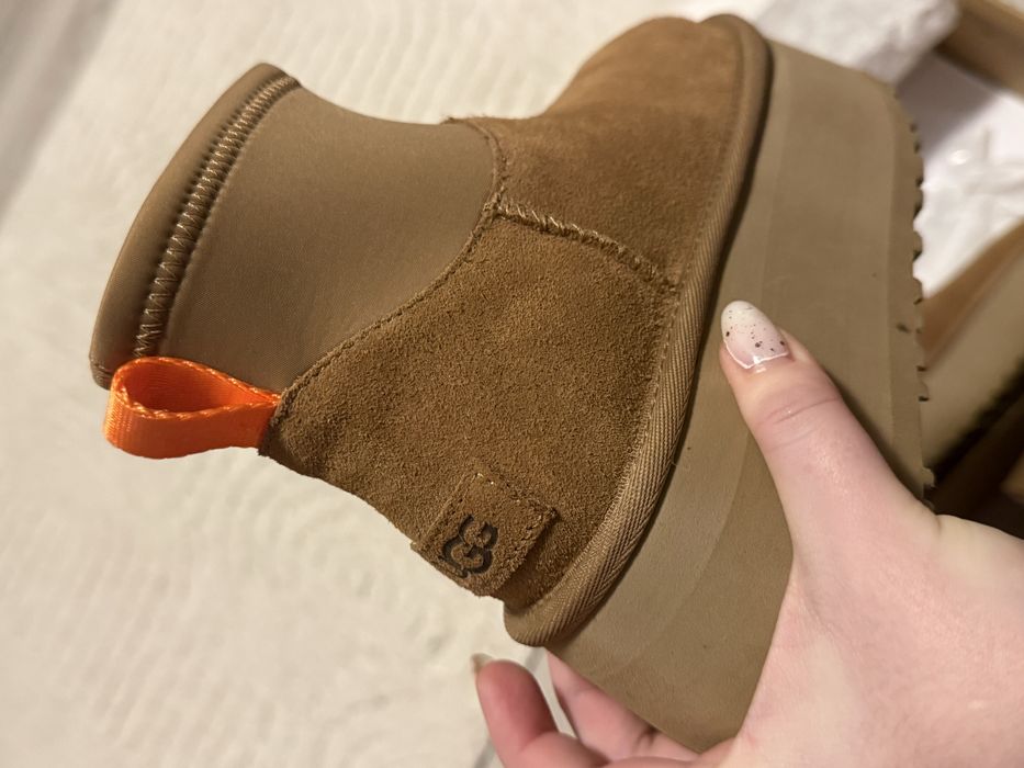 UGG Classic Mini Dipper – mărimea 36 EU (22 cm)