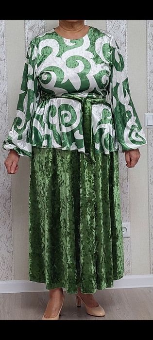 Продается костюм женский