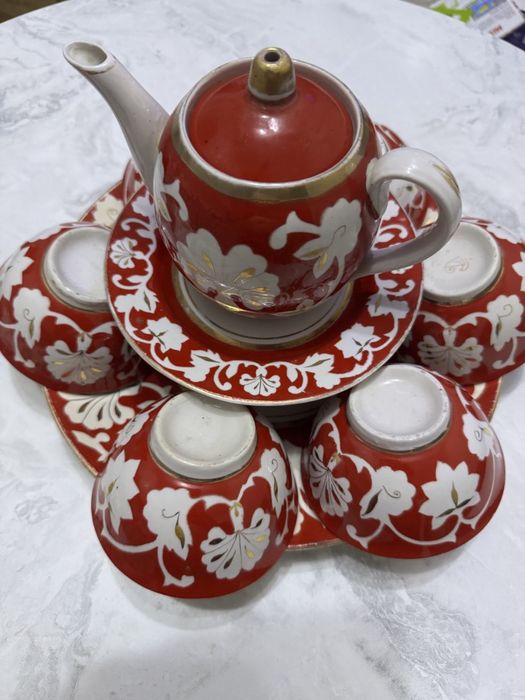 Чойнак 2 тарелка катта кичик пиелалар набор