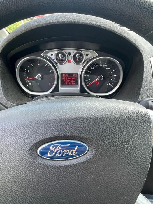 Vand sau schimb ford c-max