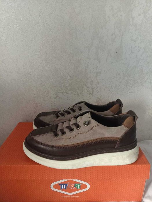 Продам детскую обувь