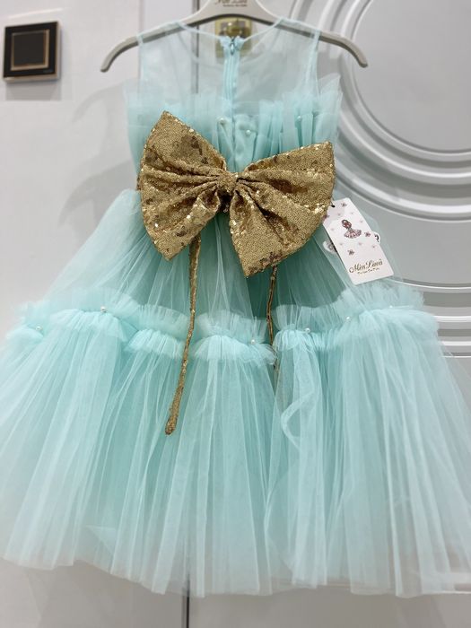 Продам детские платья от 4 до 10 лет