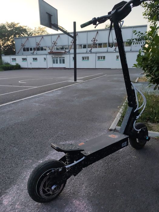 Kukirin g2 îl am de doua luni 750km reali îl vând deoarece vr sa îmi iau ceva mai puterninc