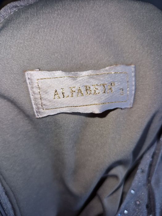 Роскошное вечернее женское платье