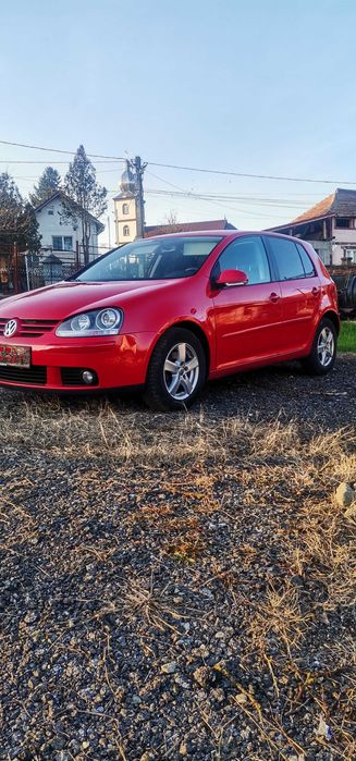 Golf 5 1.6 MPI.  Benzina