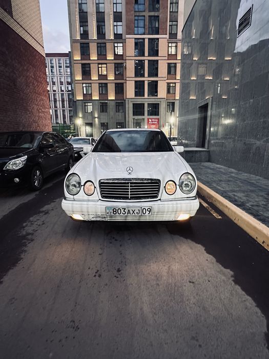 Продам Mercedes E200