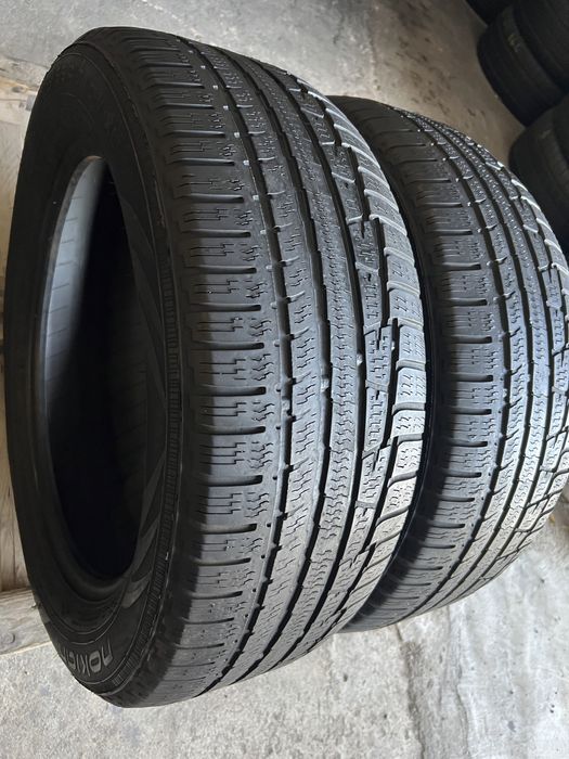 2 anvelope de iarna 225/55.17 nokian!