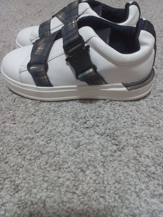 Детски кецове River Island, Skecher