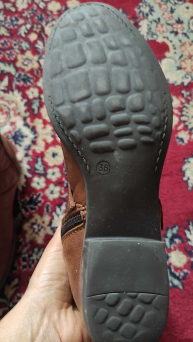 Cizme din piele naturala marca Carla Selini.