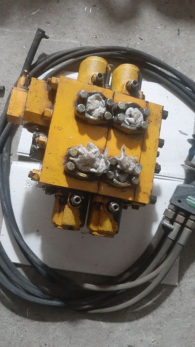 Гидрораспределитель с джойстиком