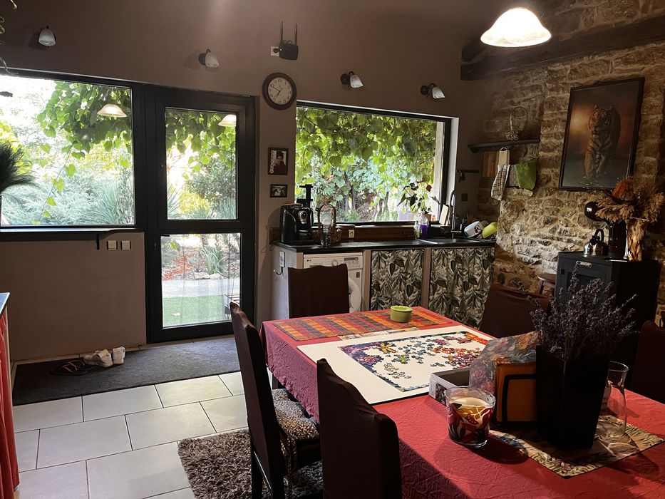 Дава се под наем Къща в с. Левски, Област Варна - 190 кв.м за 918 € - Снимка #2