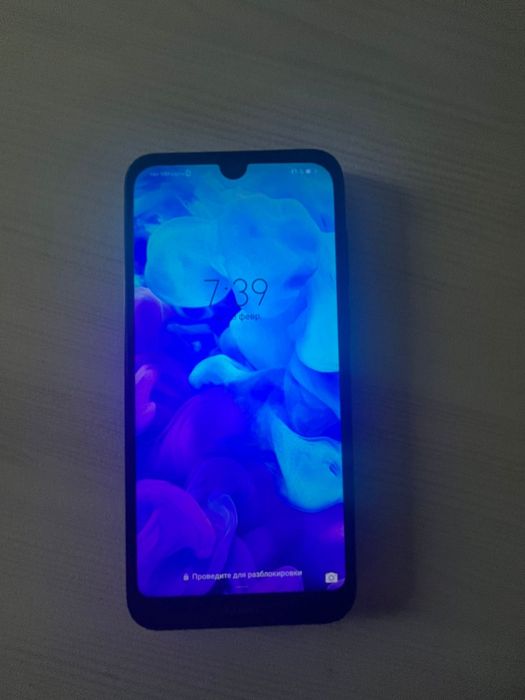 Huawei Y5 2019 с чехлом