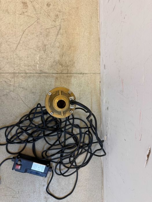 Сондажна помпа за чиста вода 1500W 1"40L/min99m /Помпа водна 900W