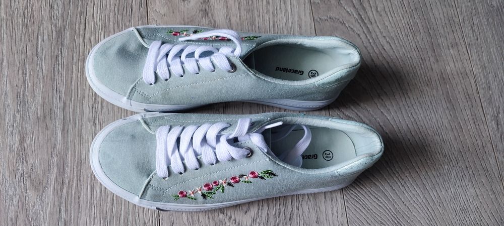 Teniși mărimea 39, model Floral, gri