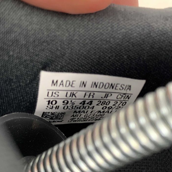 Мъжки обувки ADIDAS SWIFT RUN 22  размер 43 1/3