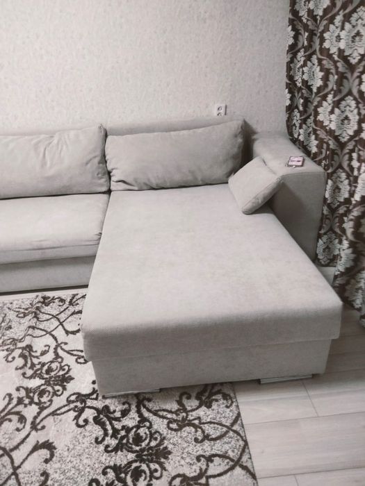 Продам угловой диван 80000