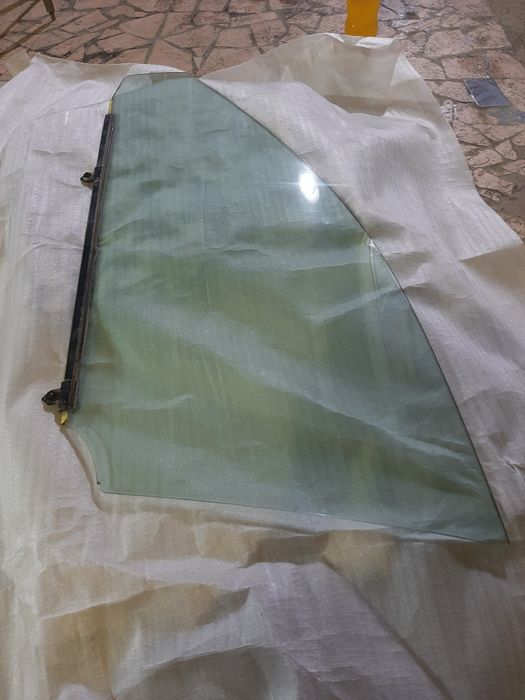 Стекло Lexus ES350