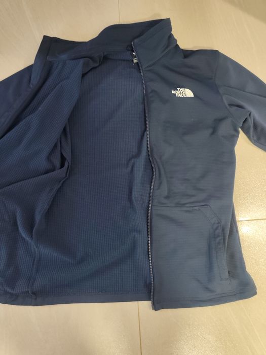 the north face горнище.Не е носено,няма никакви забележки.Приема се преглед