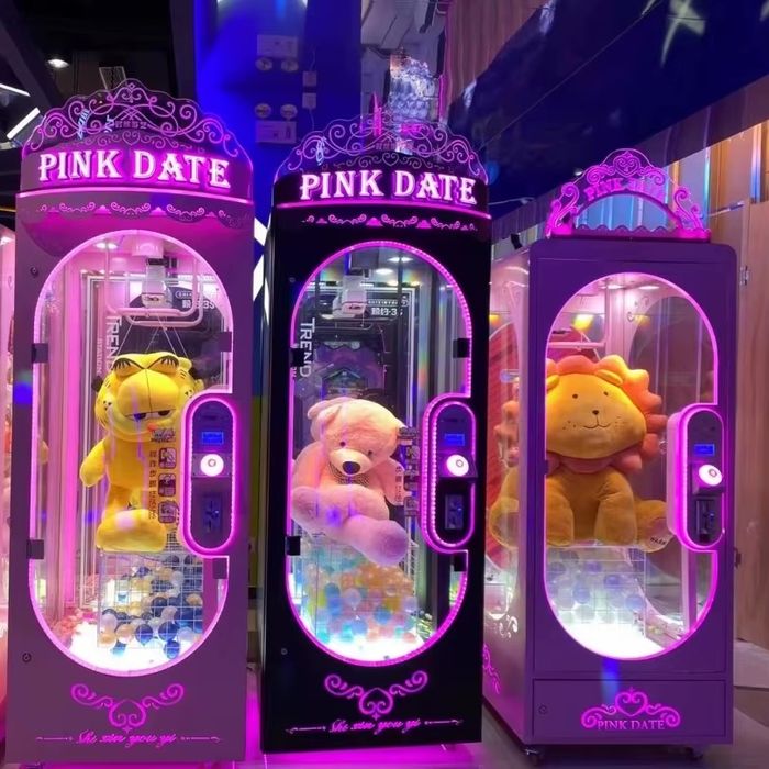 ПОД НАЕМ ИЛИ ЗАКУПУВАНЕ Машина за играчки Pink Date Пинк Дейт!!