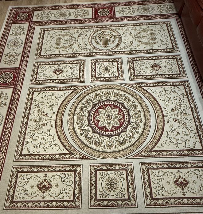 Продам ковёр в хорошем состояний