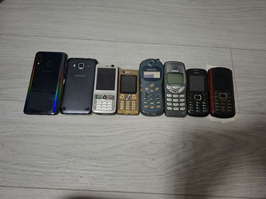 Lot 8 telefoane-Pentru piese
