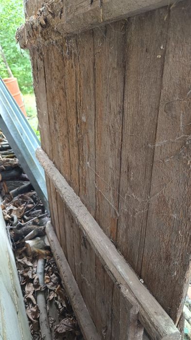 Стара дървена порта