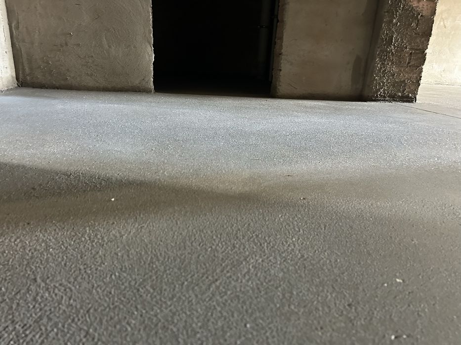 Стяжка полусухая