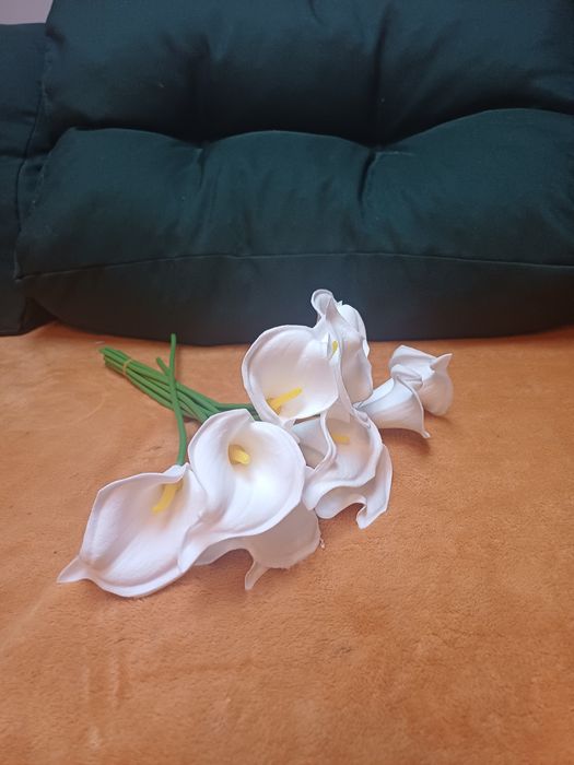 Сватба, кошници, изкуствени цветя