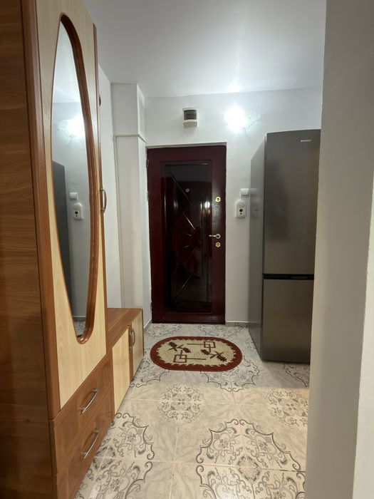 Apartament 2 camere, renovat recent, de închiriat în Micro 40