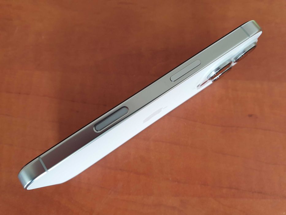 iPhone 16 PRO-256 Gb,impecabil,ideal pentru fete !