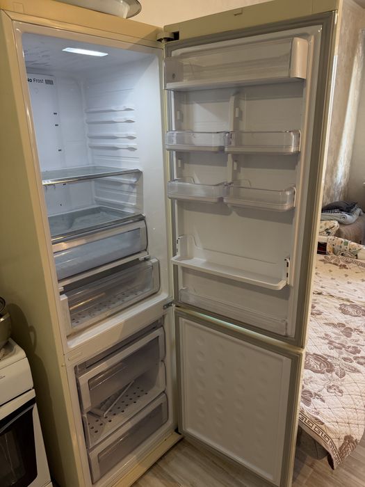 Продам Холодильник Samsung