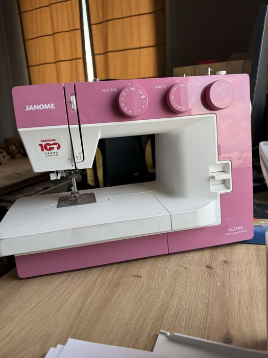 Продам новую швейную машину