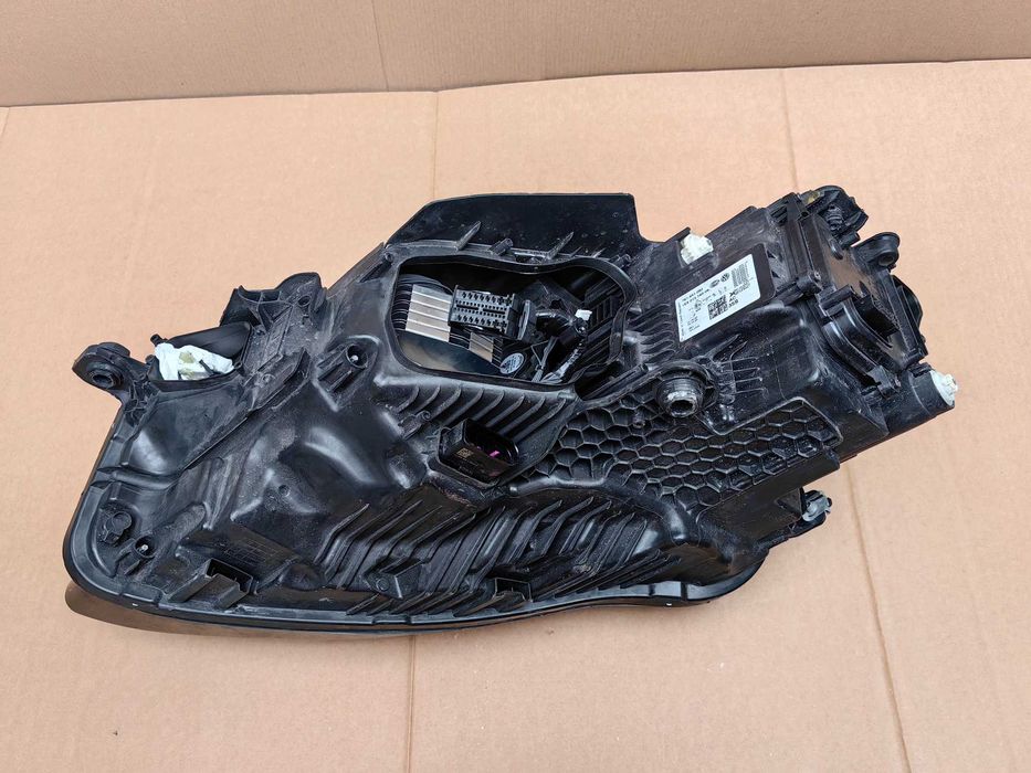 Фар за VW Touareg III / ВФ Туарег 3