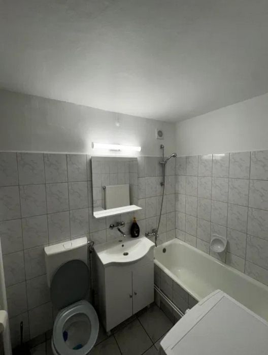 Vând Garsonieră 32mp etaj intermediar