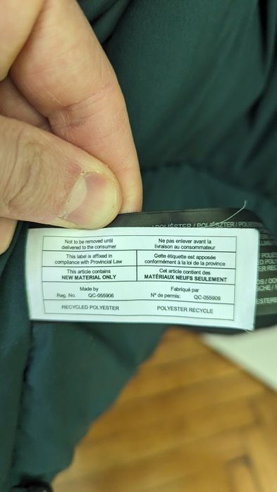 Продавам мъжко яке Mango