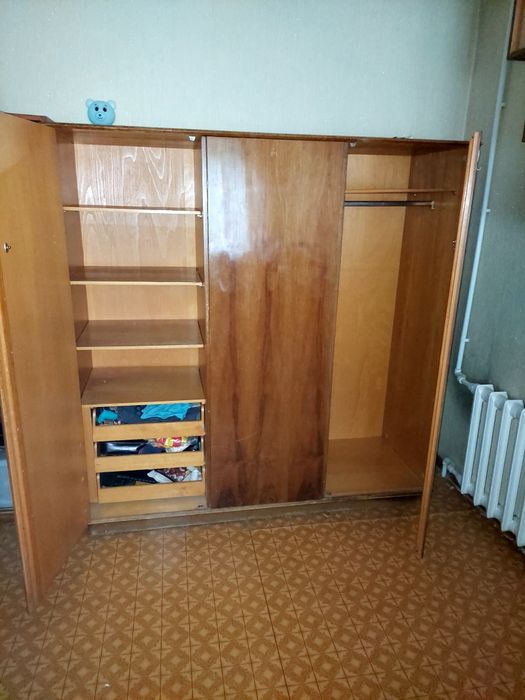 Шкаф для одежды (Чехословакия)