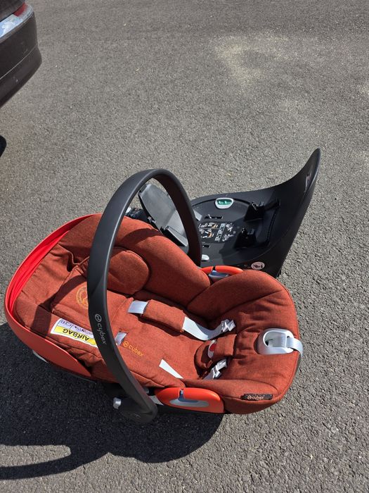 Vand Scoica + baza isofix Cybex Cloud Z i-size
