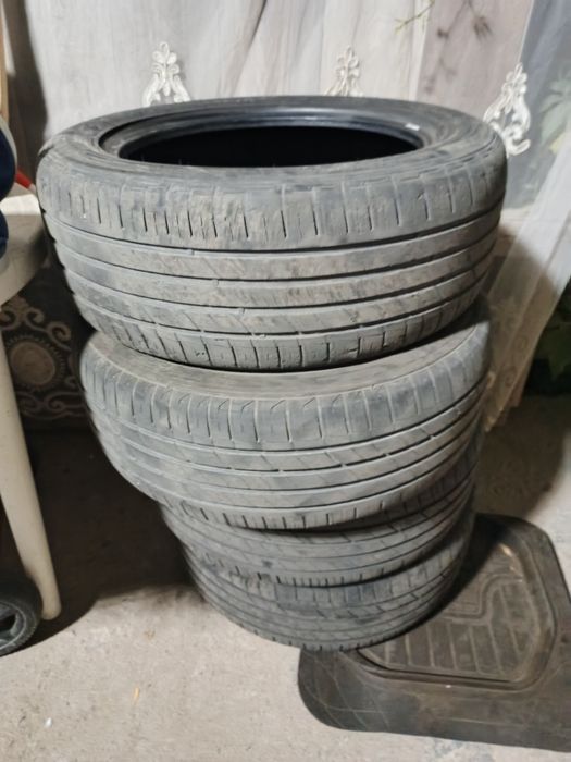 Продам комплект  резины