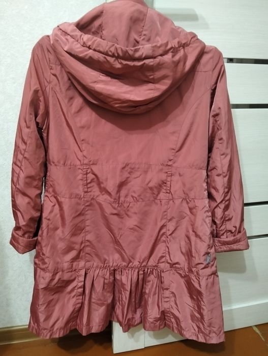Продам плащ на девочку