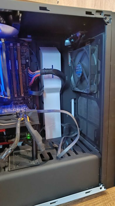 Геймърски компютър (i5-7600K, ASUS Z270 MkII, RX 470 8GB, 240GB SSD)