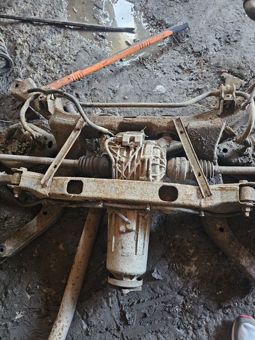 Cadru sau jug punte spate CHEVROLET Captiva I Opel Antara 2007